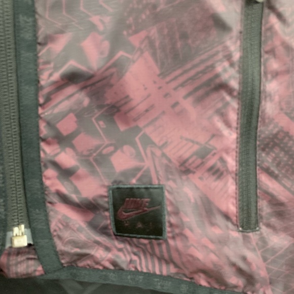 Womens Nike Woven Shanghai Cape Jacket Size Small - Picture 2 of 6